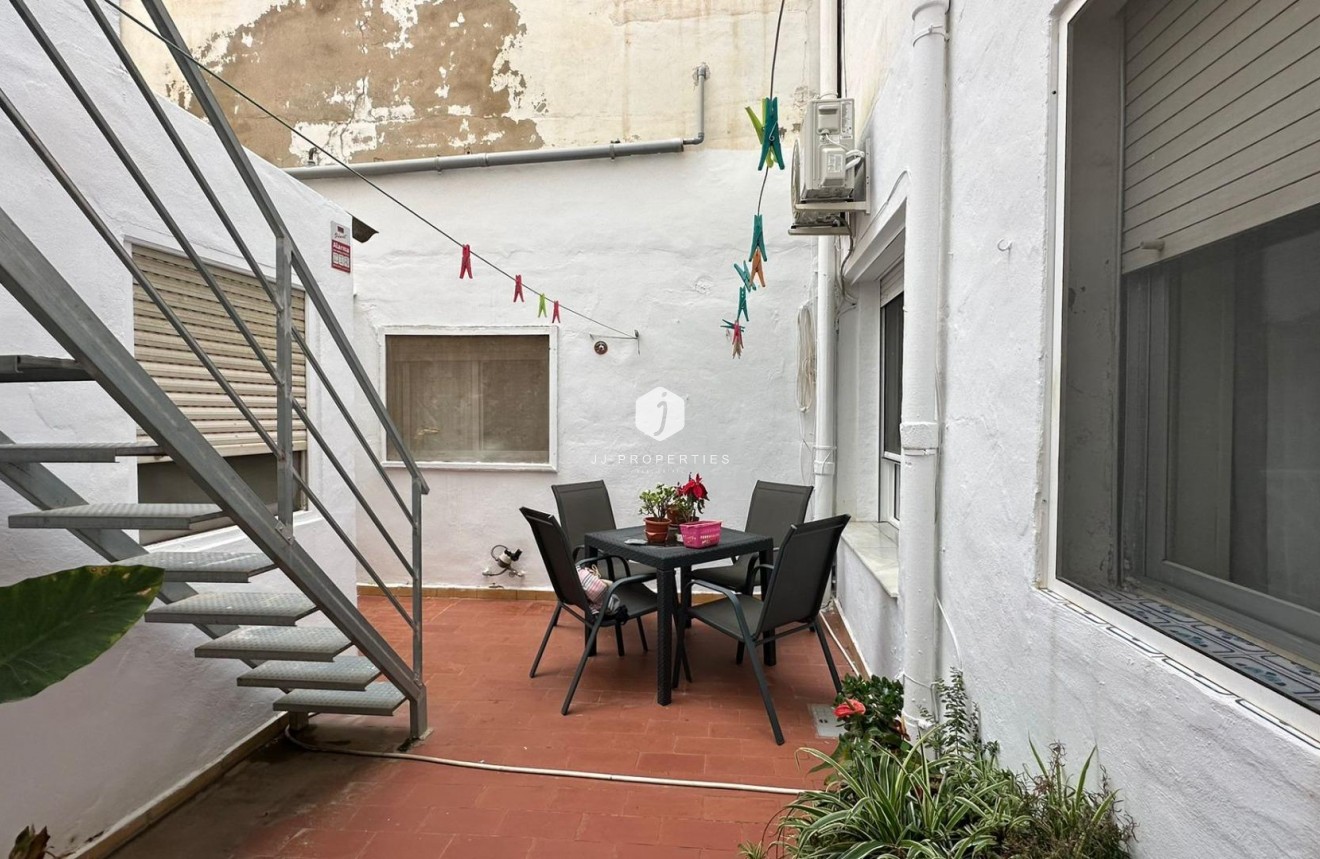 Resale - Apartment / flat -
Torrevieja - Estacion de autobuses