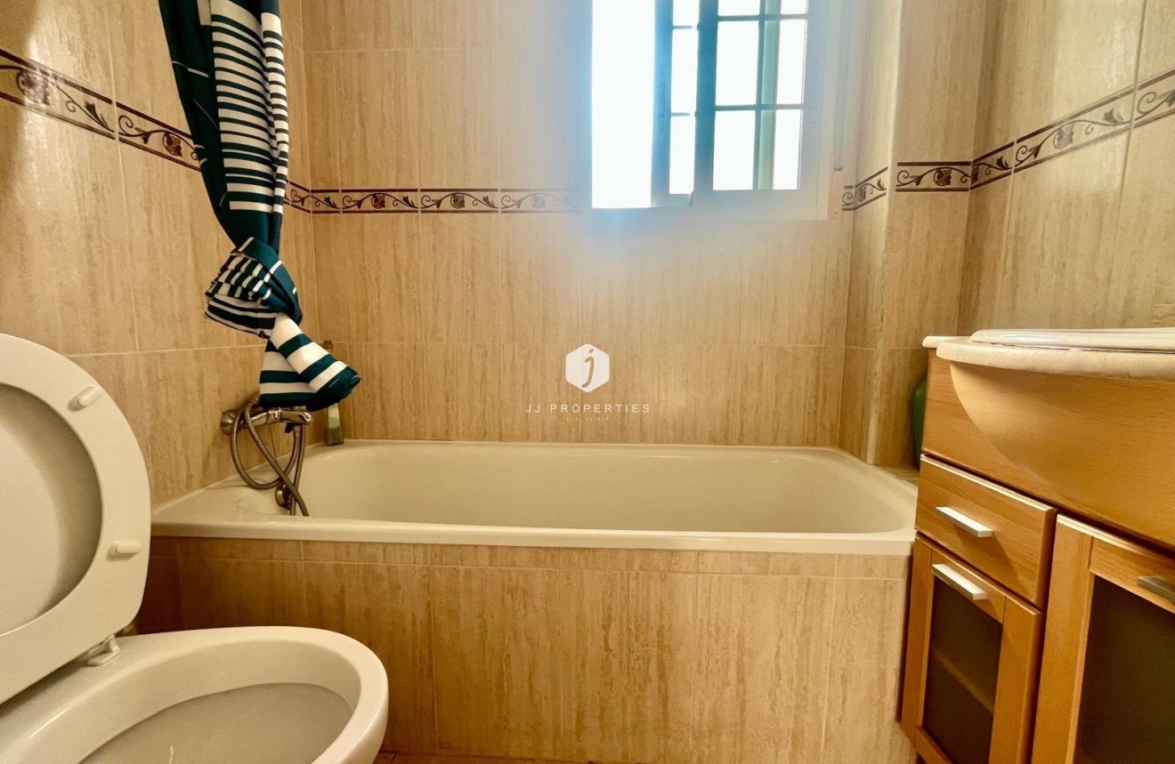 Resale - Bungalow -
San Fulgencio - La Marina