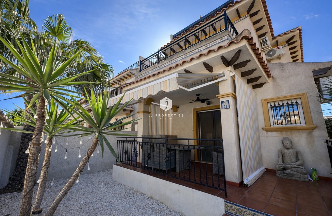 Aus zweiter Hand - Chalet -
Orihuela Costa - Villa's San Jose IV