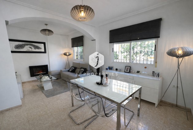 Aus zweiter Hand - Chalet -
Orihuela Costa - Villa's San Jose IV