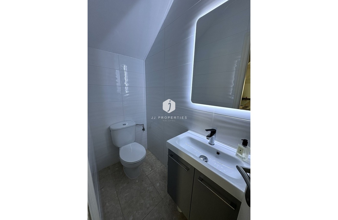 Aus zweiter Hand - Chalet -
Orihuela Costa - Villa's San Jose IV