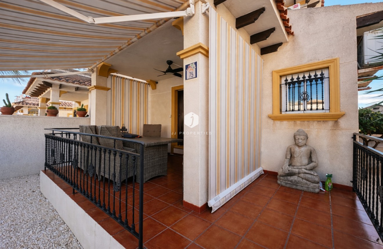 Aus zweiter Hand - Chalet -
Orihuela Costa - Villa's San Jose IV