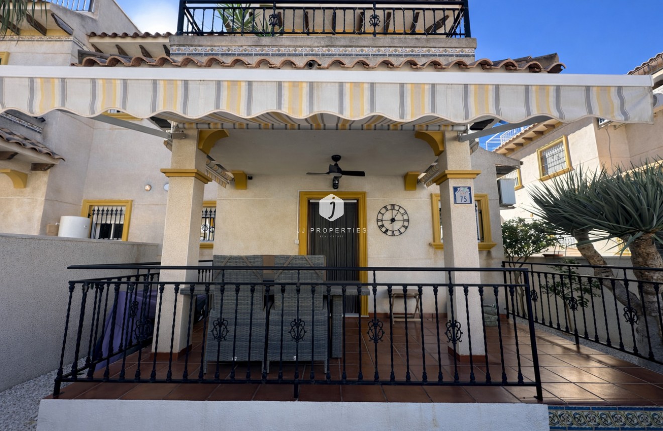 Aus zweiter Hand - Chalet -
Orihuela Costa - Villa's San Jose IV