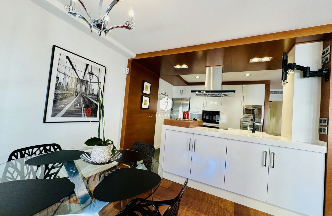 Z drugiej ręki - Mieszkanie w bloku -
Torrevieja - Costa Blanca