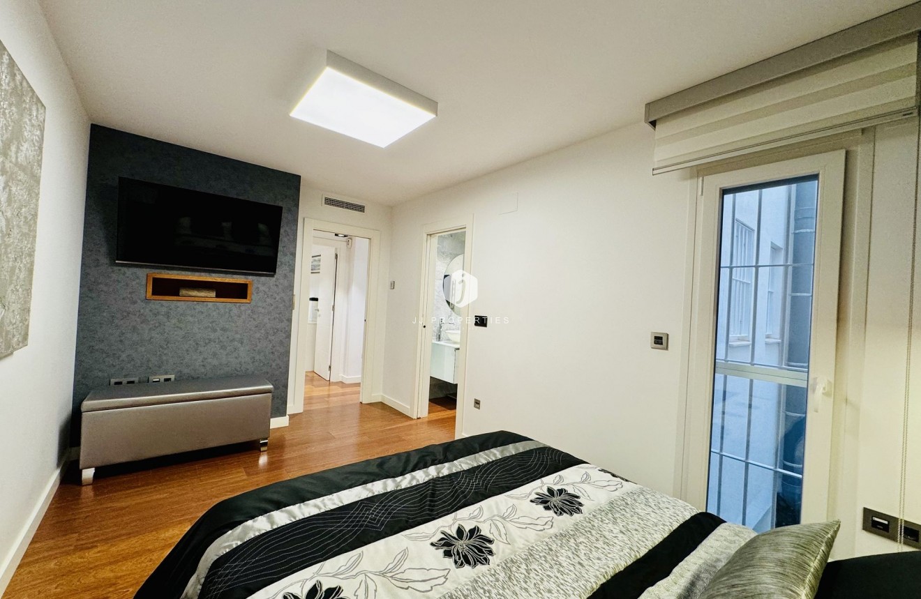 Z drugiej ręki - Mieszkanie w bloku -
Torrevieja - Costa Blanca