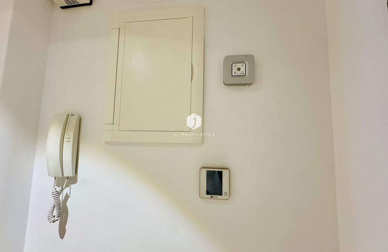 Z drugiej ręki - Mieszkanie w bloku -
Torrevieja - Costa Blanca