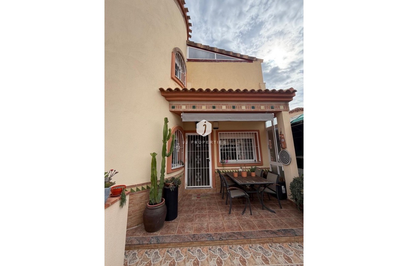 Resale - Villa -
Orihuela Costa - Playa Flamenca