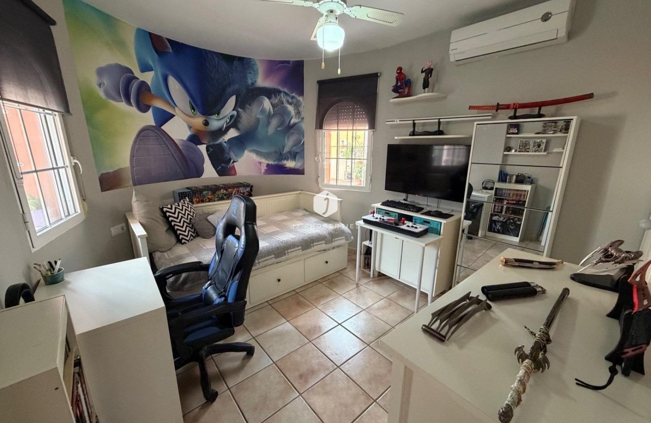 Resale - Villa -
Orihuela Costa - Playa Flamenca