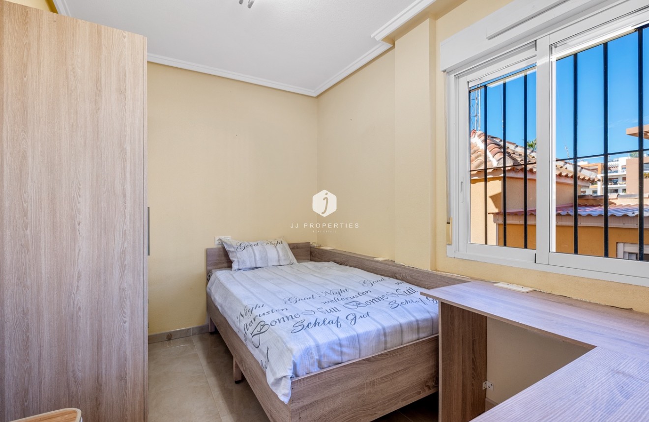 Resale - Villa -
Orihuela Costa - Costa Blanca