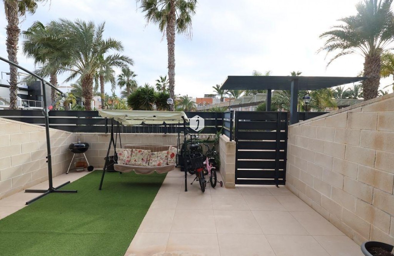 Resale - Chalet -
Orihuela Costa - Costa Blanca