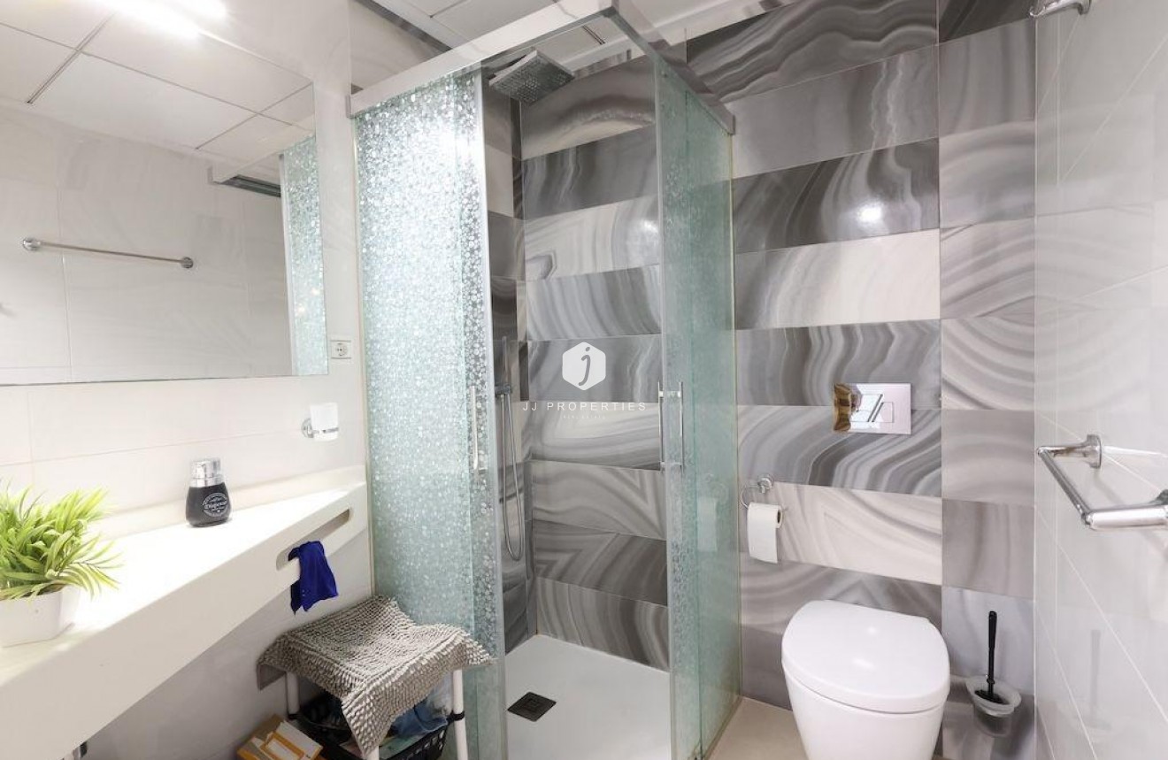 Resale - Chalet -
Orihuela Costa - Costa Blanca