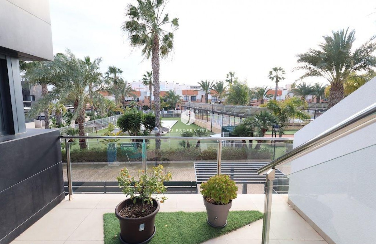 Resale - Chalet -
Orihuela Costa - Costa Blanca