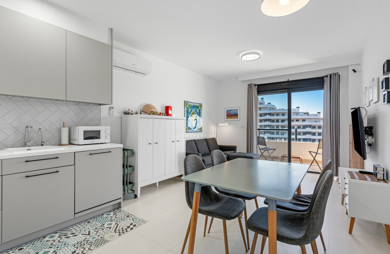 Resale - Apartment / flat -
San Miguel de Salinas - Inland