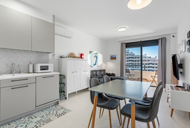 Resale - Apartment / flat -
San Miguel de Salinas - Inland