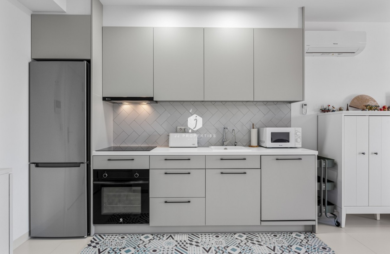 Resale - Apartment / flat -
San Miguel de Salinas - Inland