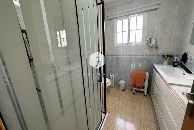 Resale - Chalet -
Bigastro - Inland