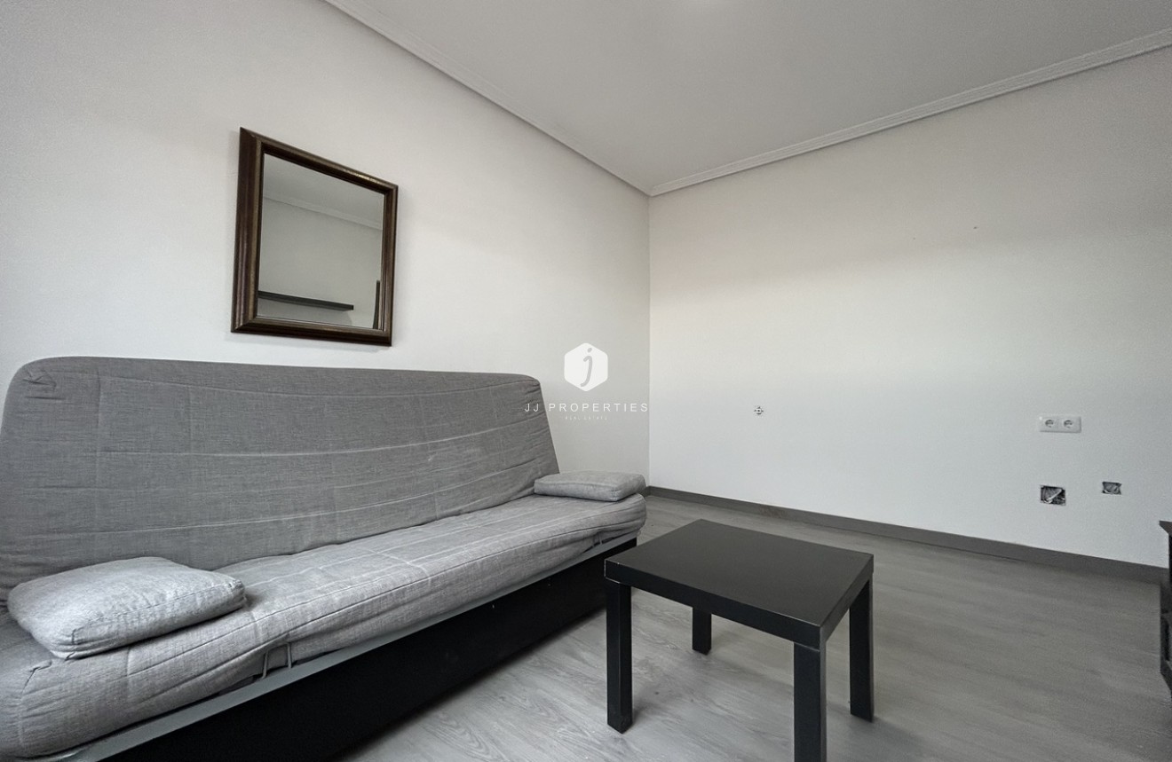 Resale - Apartment / flat -
Alicante - Inland