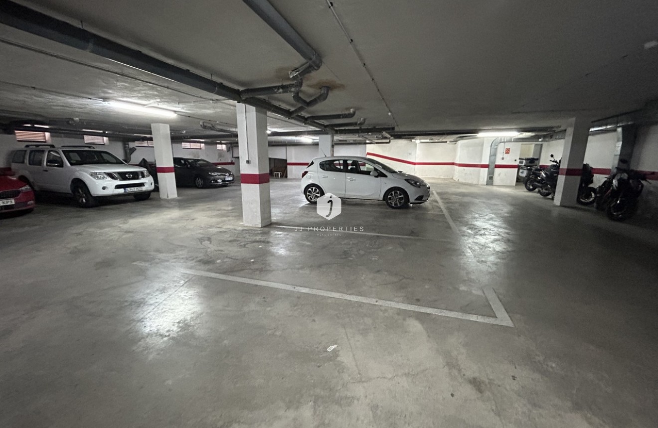 Resale - Apartment / flat -
Alicante - Inland