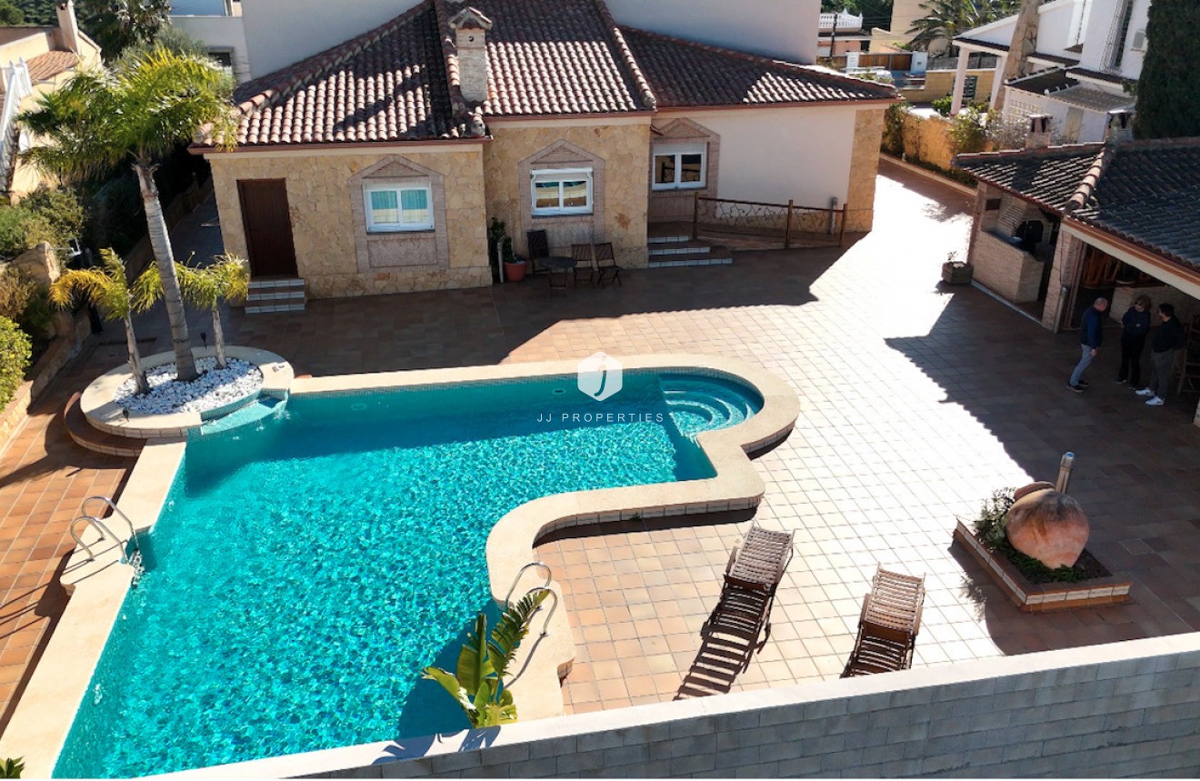 Resale - Villa -
Torrevieja - Costa Blanca