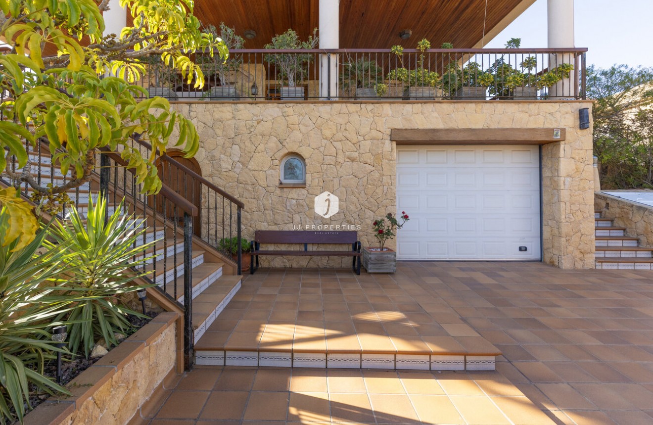 Resale - Villa -
Torrevieja - Costa Blanca