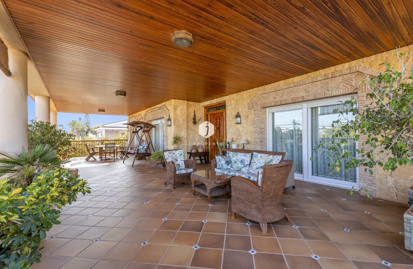 Resale - Villa -
Torrevieja - Costa Blanca