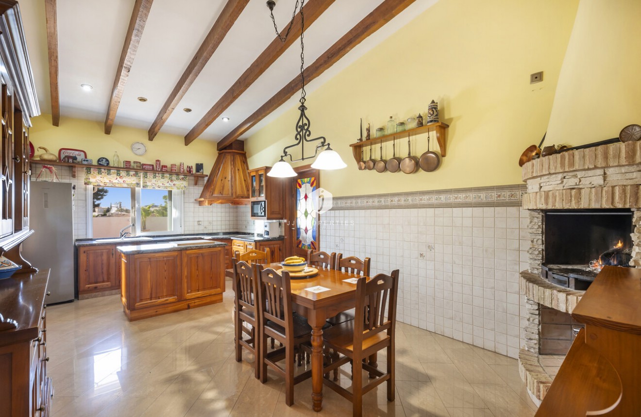 Resale - Villa -
Torrevieja - Costa Blanca