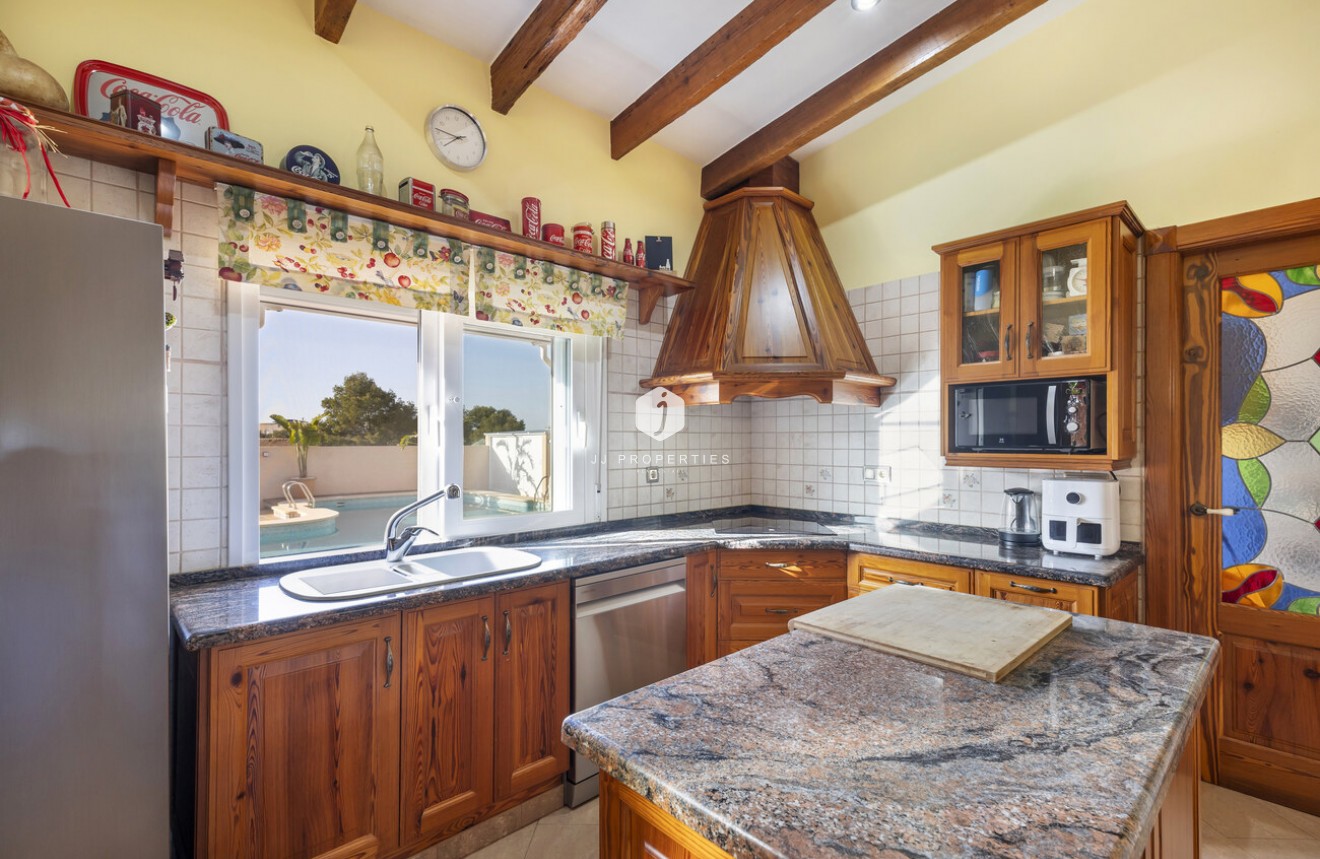 Resale - Villa -
Torrevieja - Costa Blanca