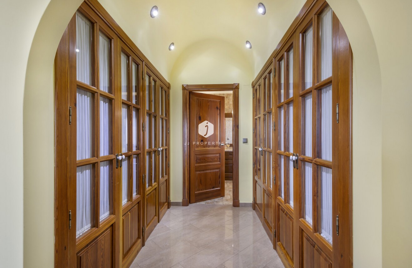 Resale - Villa -
Torrevieja - Costa Blanca