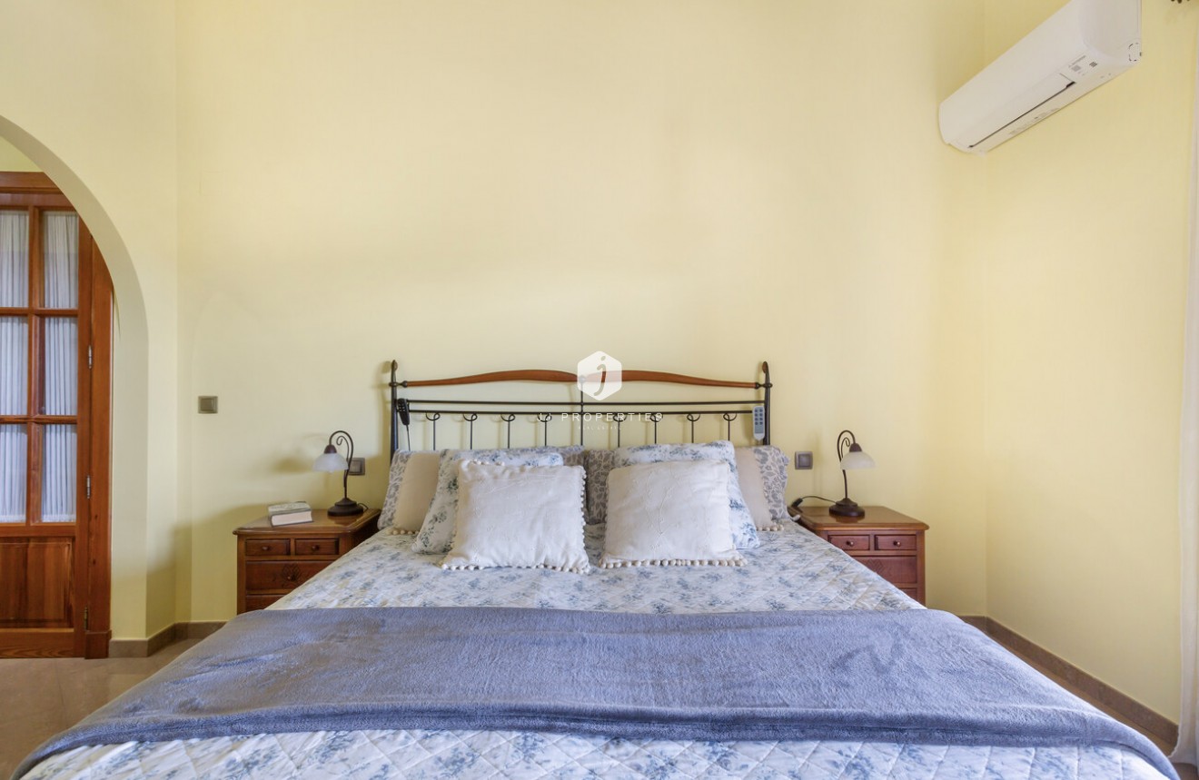 Resale - Villa -
Torrevieja - Costa Blanca