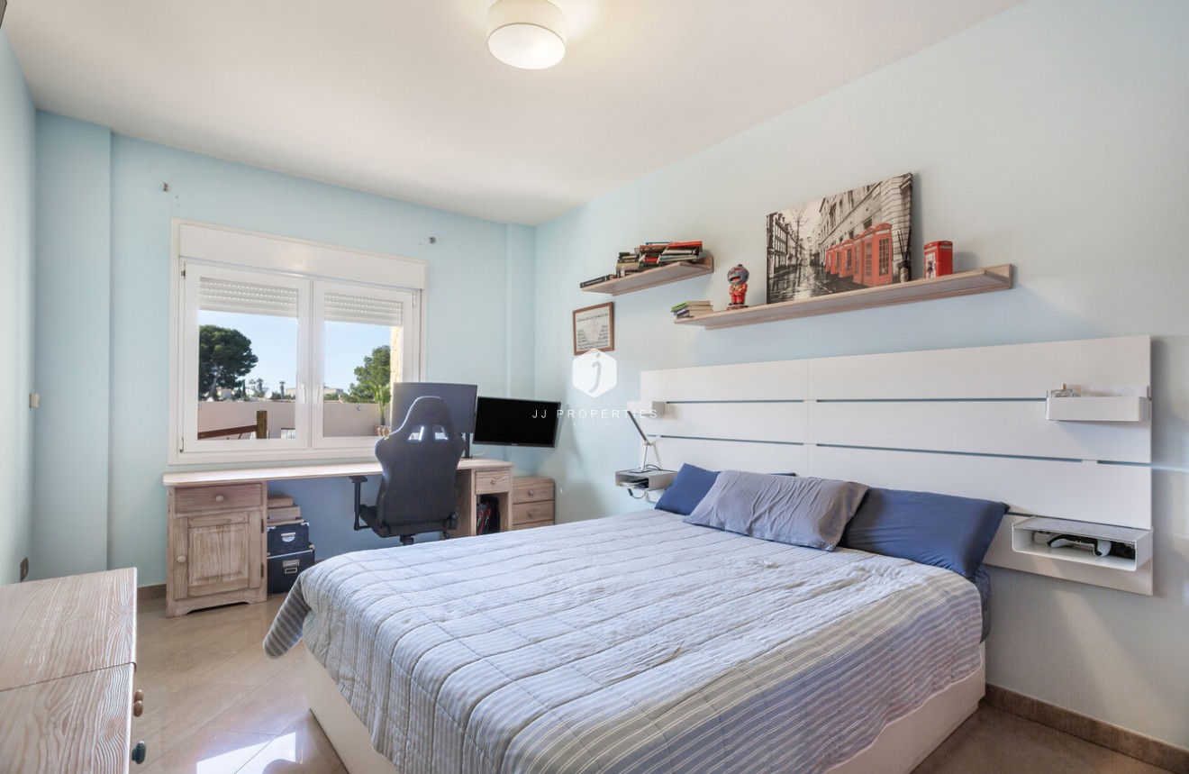 Resale - Villa -
Torrevieja - Costa Blanca