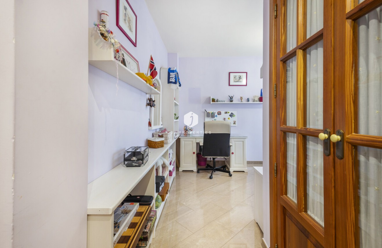 Resale - Villa -
Torrevieja - Costa Blanca