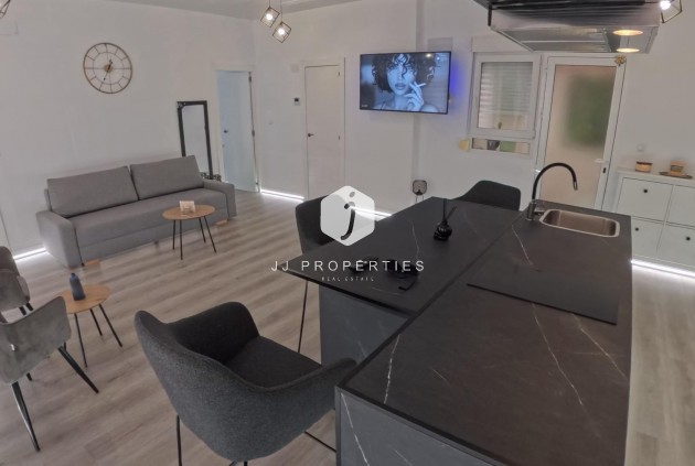 Resale - Apartment / flat -
Torrevieja - Playa del Cura