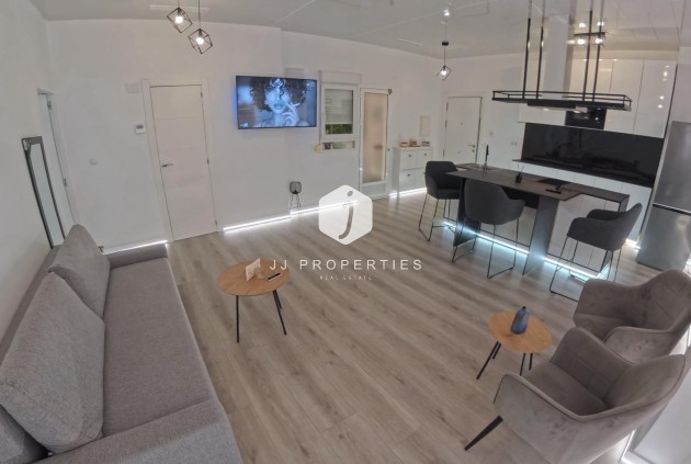 Resale - Apartment / flat -
Torrevieja - Playa del Cura