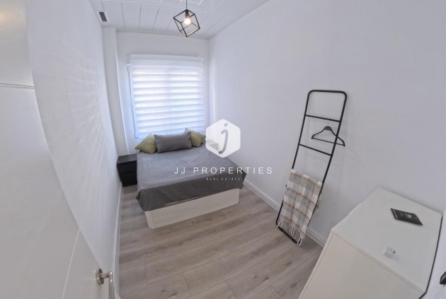 Resale - Apartment / flat -
Torrevieja - Playa del Cura