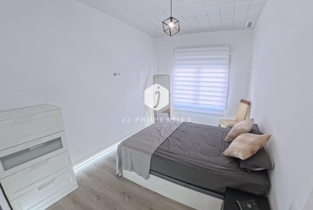 Resale - Apartment / flat -
Torrevieja - Playa del Cura