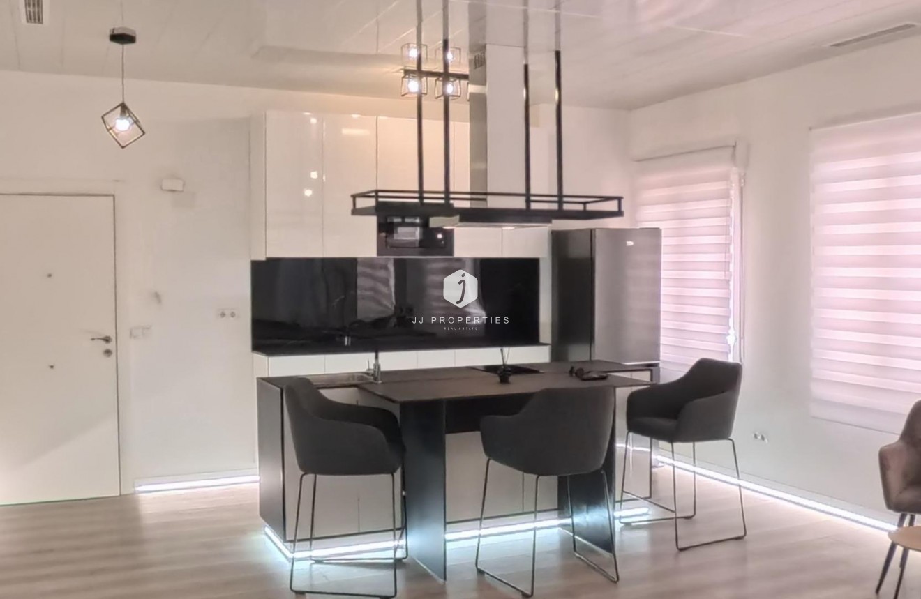 Resale - Apartment / flat -
Torrevieja - Playa del Cura