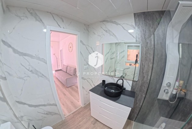 Resale - Apartment / flat -
Torrevieja - Playa del Cura