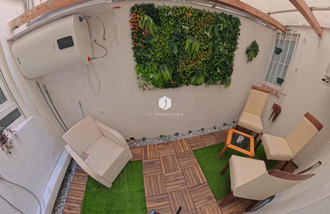 Resale - Apartment / flat -
Torrevieja - Playa del Cura