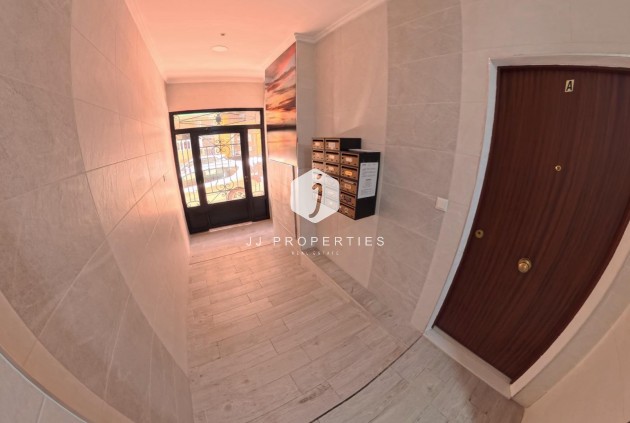 Resale - Apartment / flat -
Torrevieja - Playa del Cura