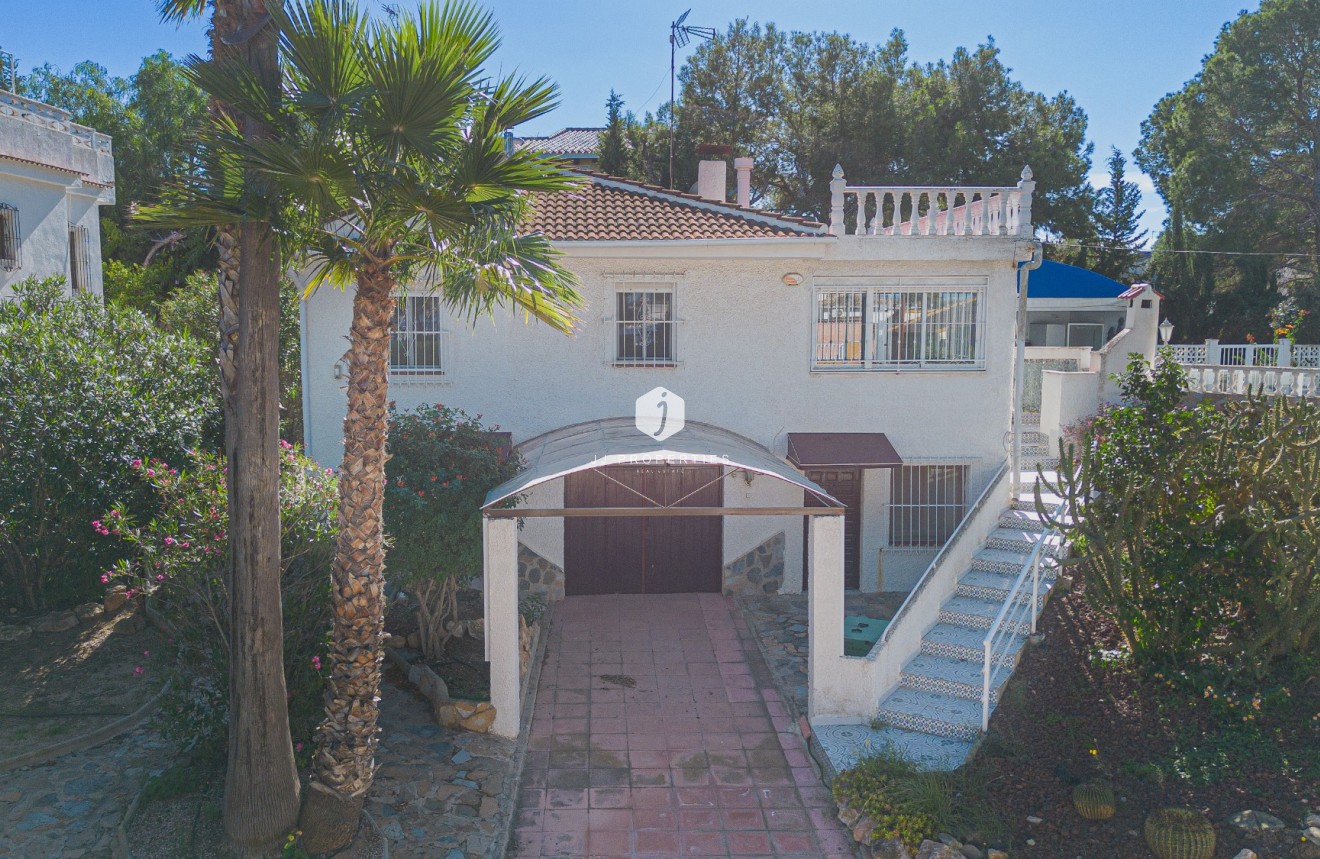 Aus zweiter Hand - Villa -
Torrevieja - Costa Blanca