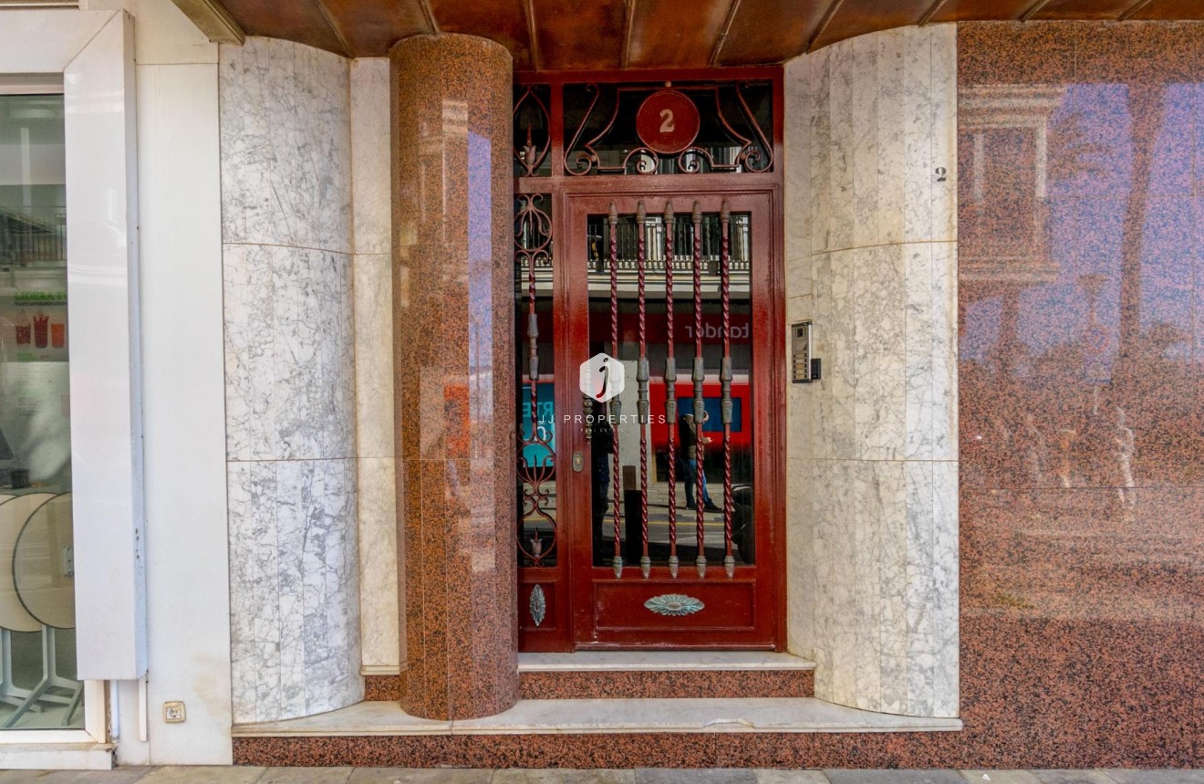 Resale - Apartment / flat -
Torrevieja - Costa Blanca