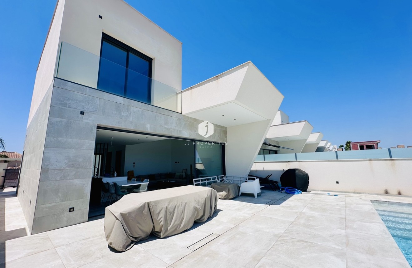 Resale - Villa -
Rojales Hills - Costa Blanca