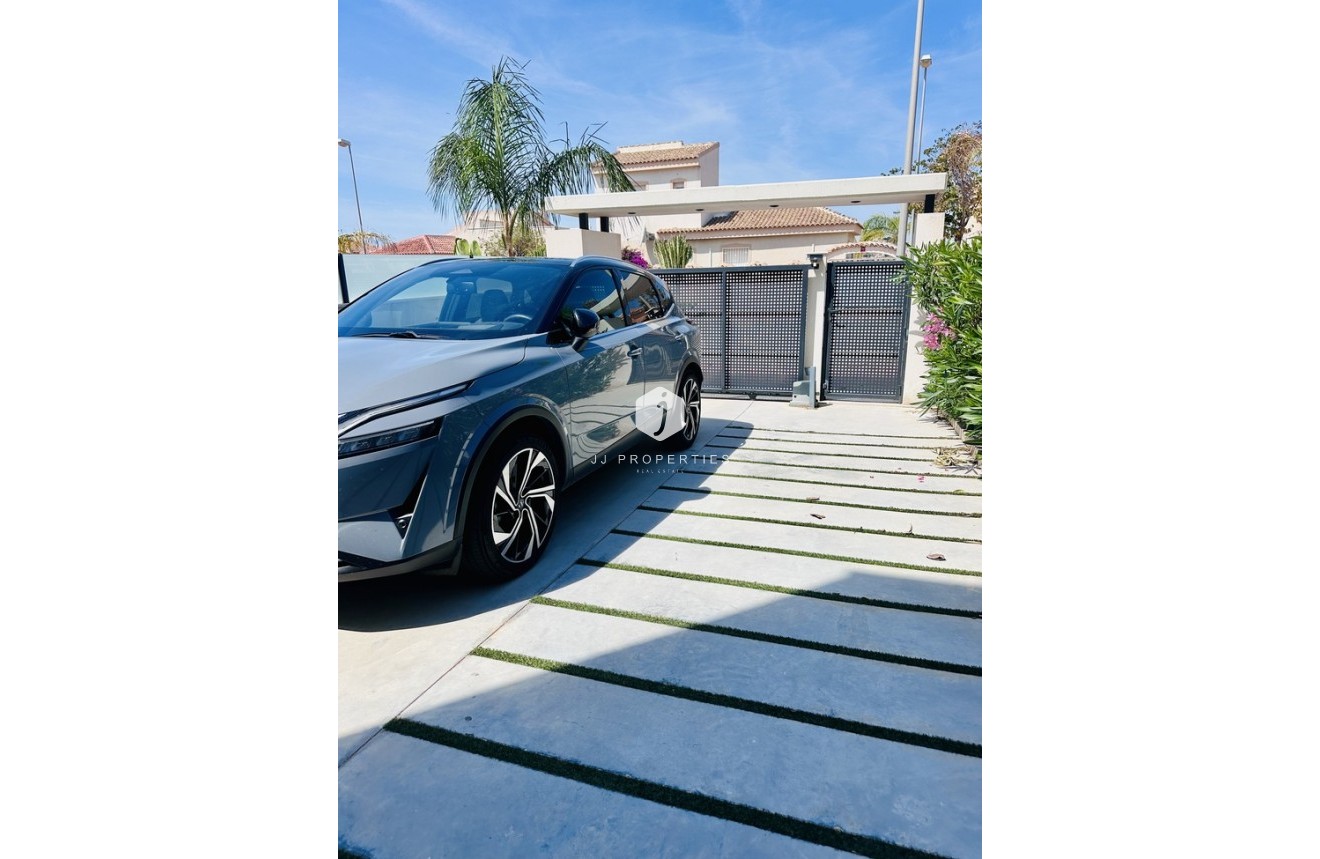 Resale - Villa -
Rojales Hills - Costa Blanca