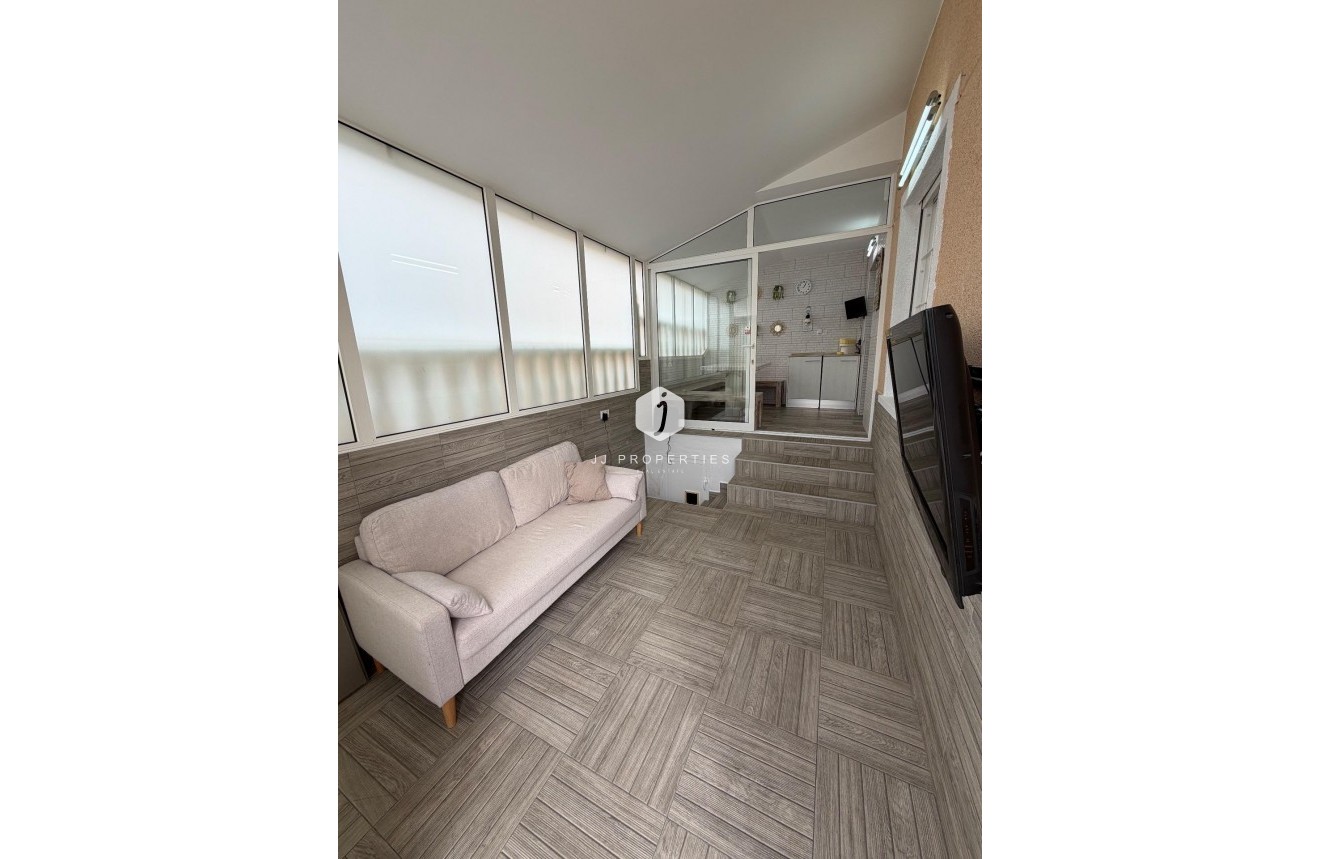 Resale - Chalet -
Orihuela Costa - La Zenia