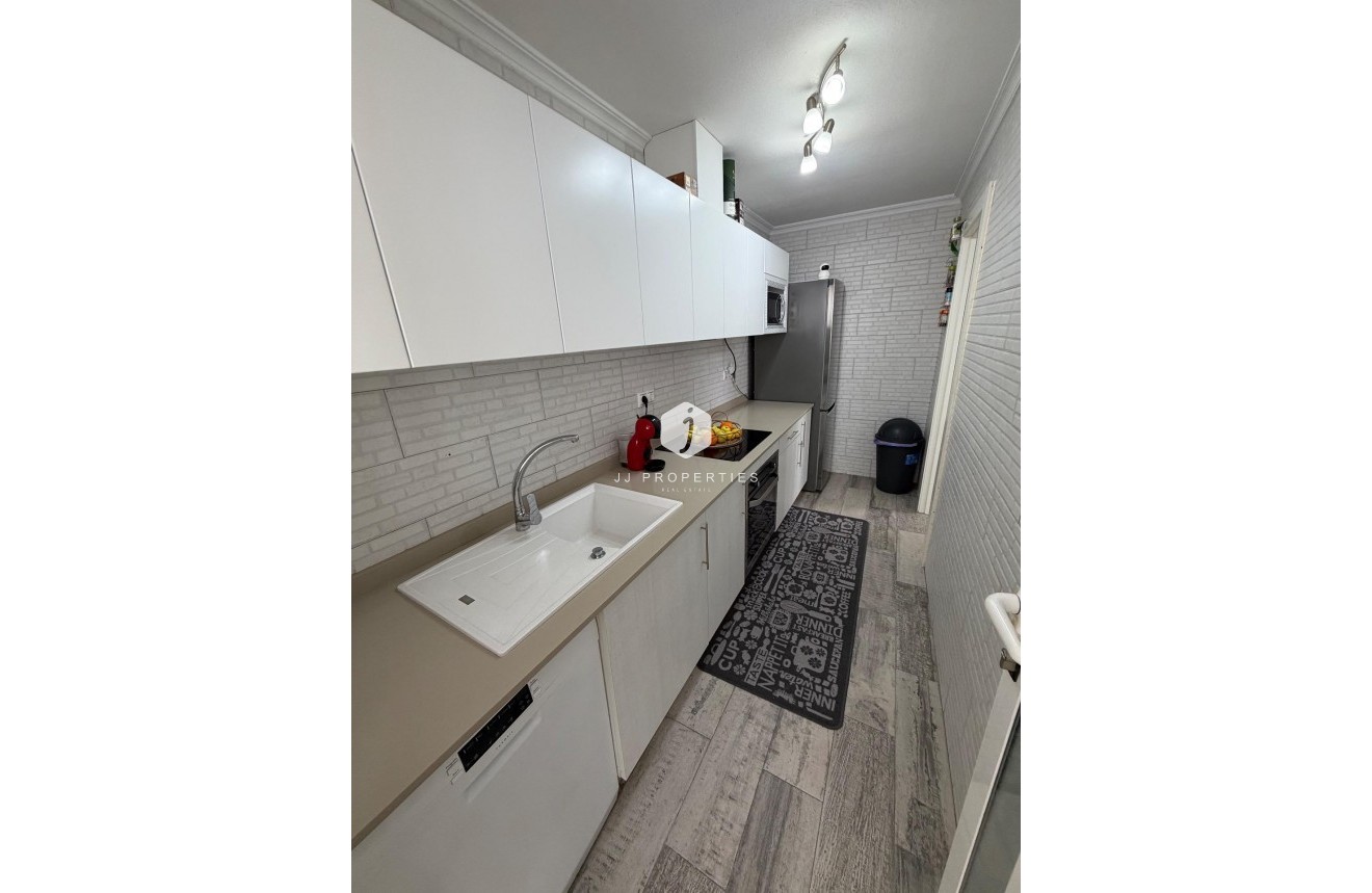 Resale - Chalet -
Orihuela Costa - La Zenia