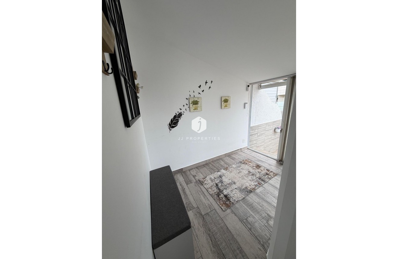 Resale - Chalet -
Orihuela Costa - La Zenia