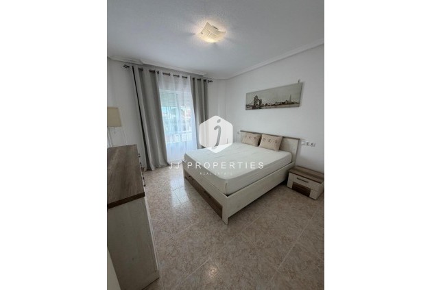 Resale - Chalet -
Orihuela Costa - La Zenia