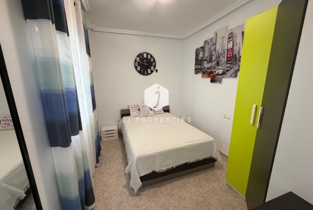 Resale - Chalet -
Orihuela Costa - La Zenia