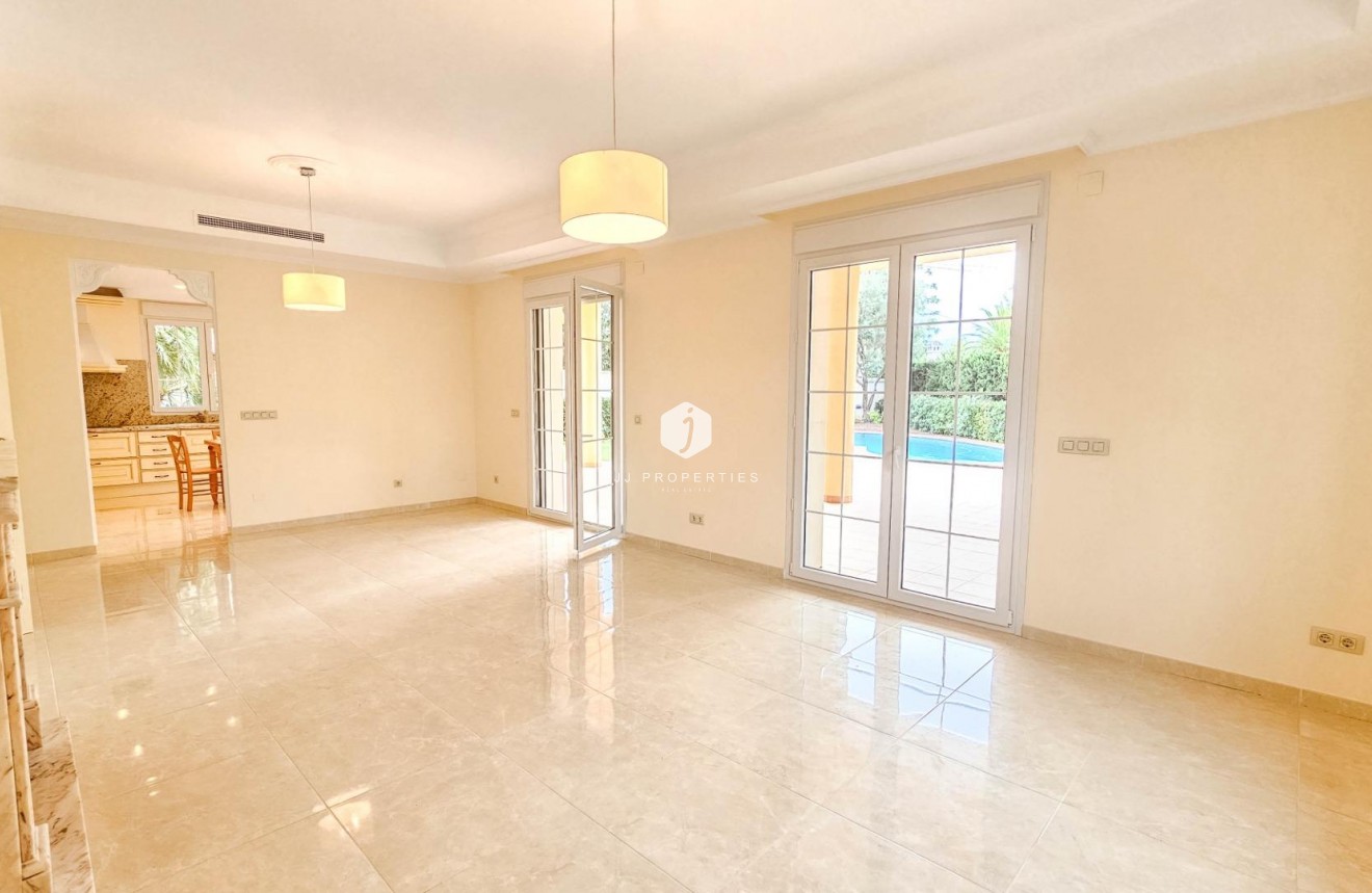 Tweedehands - Villa -
Cabo Roig