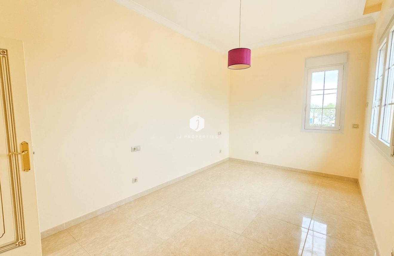 Tweedehands - Villa -
Cabo Roig